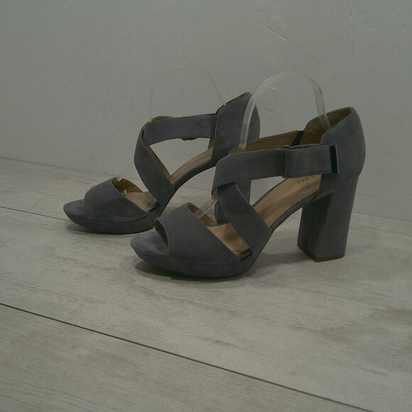 Sexy Naturalizer Adrie Retro Strappy Gray Suede High Block Heel Size 10 W | Wide - Picture 12 of 14